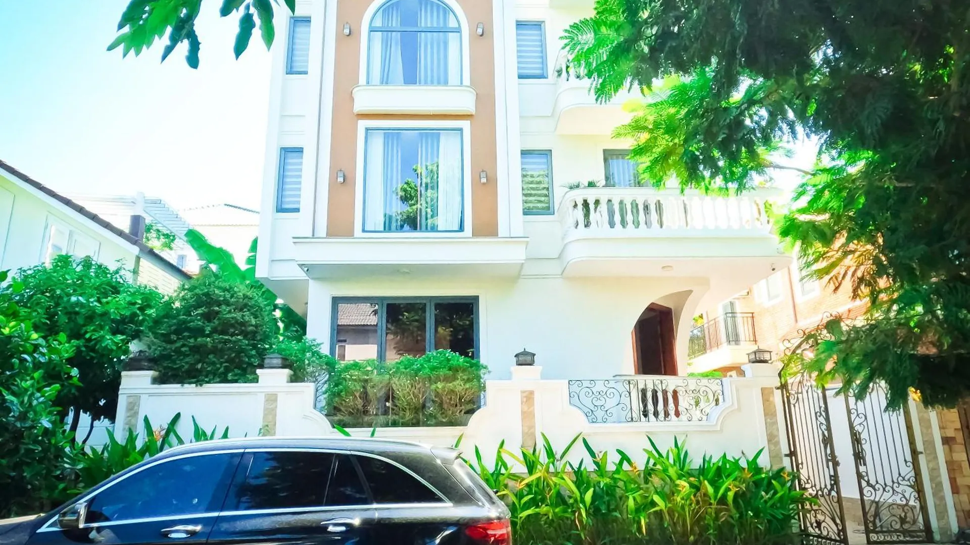 Benzen Villas Nha Trang